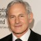 Victor Garber Photo